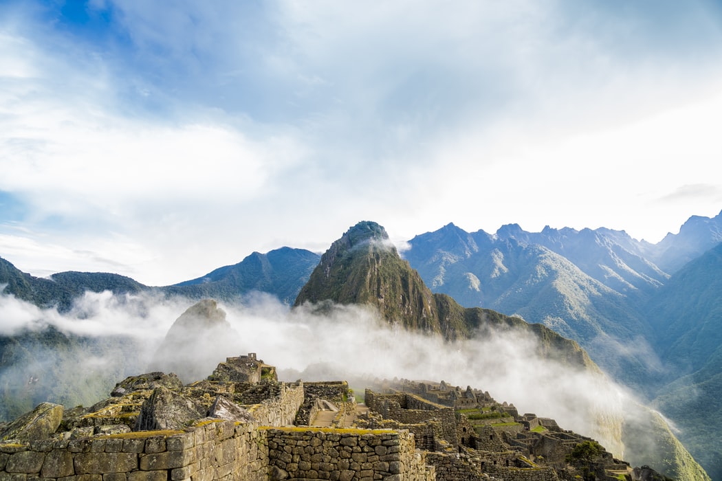 Fog and mountains in Machu Picchu 