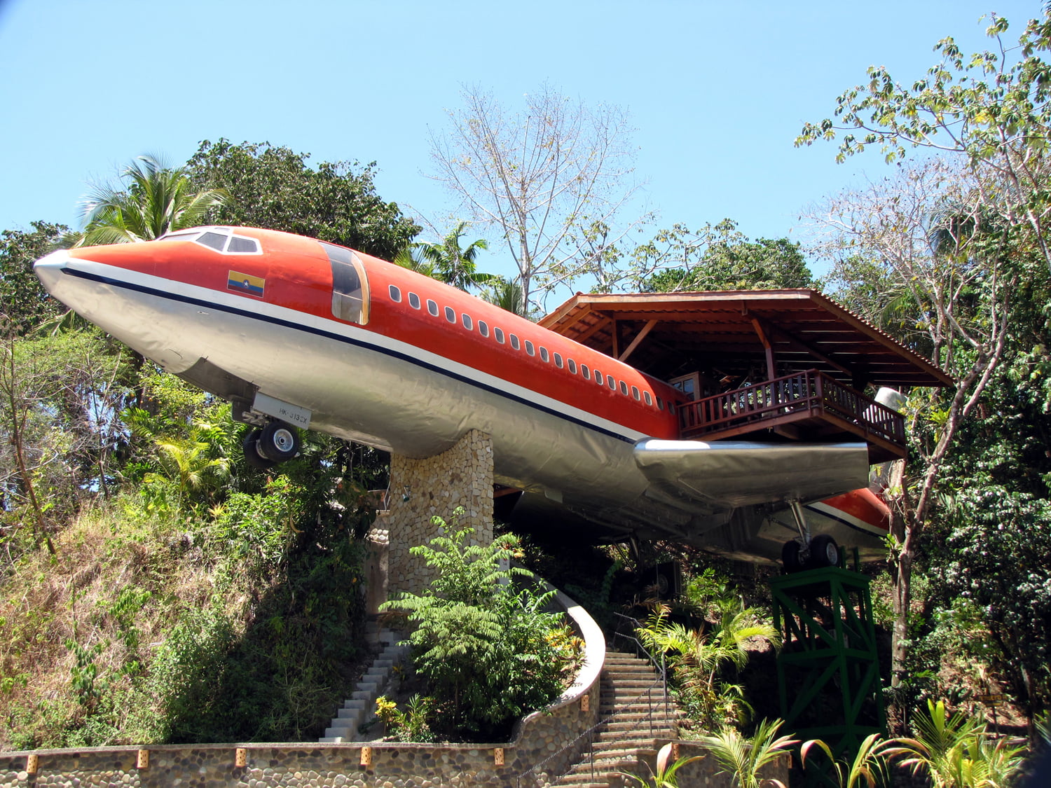 Unique Airplane inspired hotel in Costa Rica -The 727 Fuselage Home