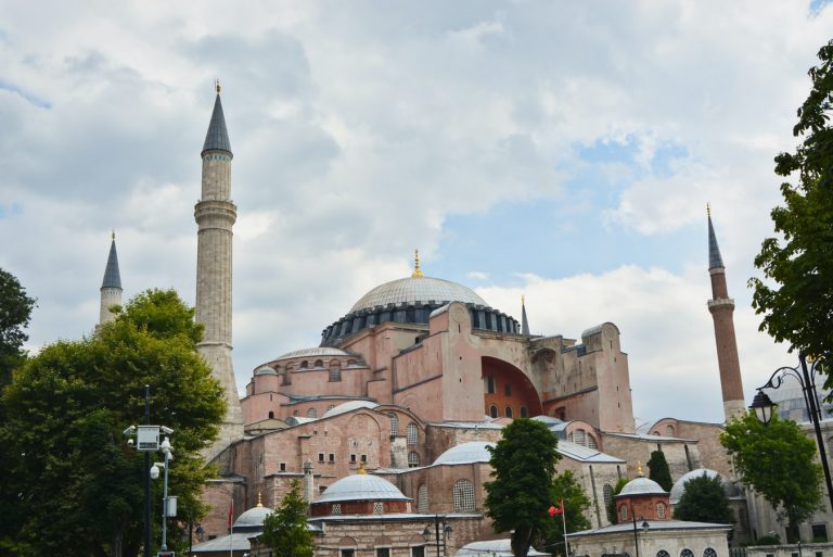 18 Unforgettable Things To Do In Istanbul